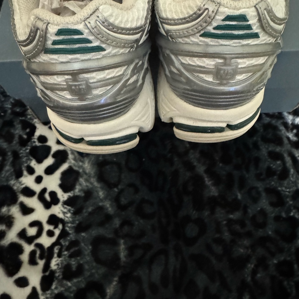 New Balance 1906R
Sz: 7(men) 8.5(women) - Picture 8 of 8